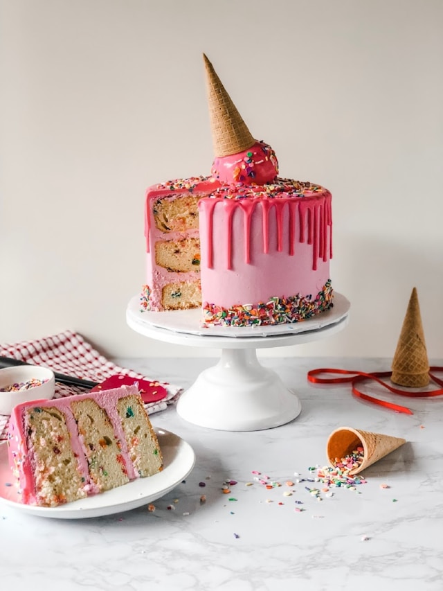 How Social Media Is Driving Birthday Cakes Demand in Singapore